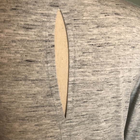 Split Back Top - Picture 4 of 9